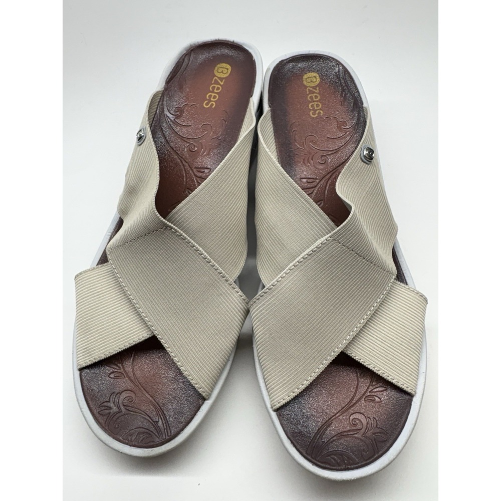 Bzees Desire Slip‎ On Sandal Women 10M Tan Stretch Fabric Lightweight Wedge